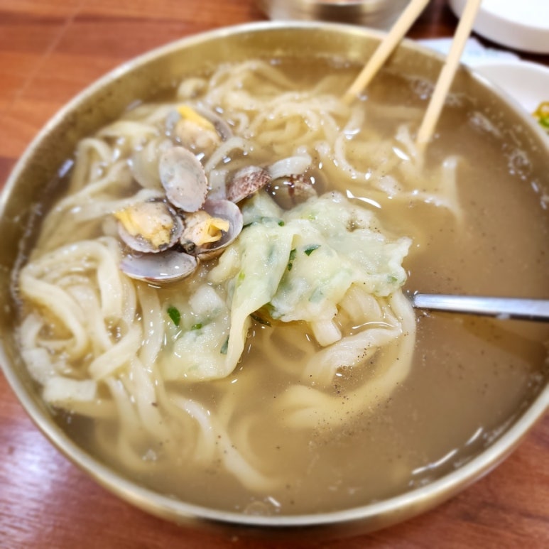 옛날밀국수 이미지