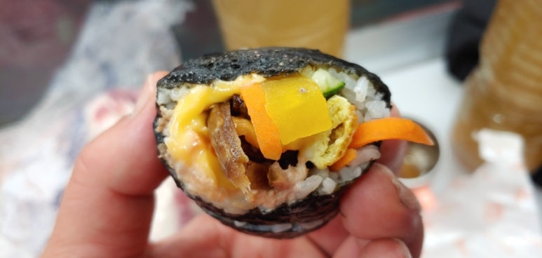 노랑토마토김밥주먹밥 이미지