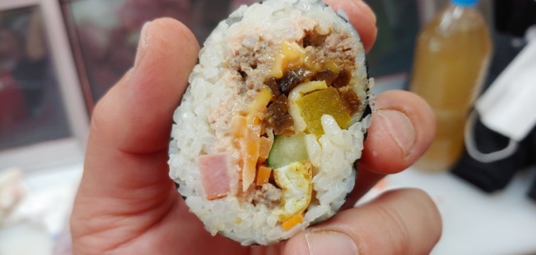 노랑토마토김밥주먹밥 이미지