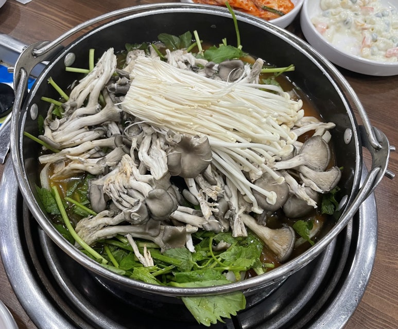 고수경샤브칼국수 이미지