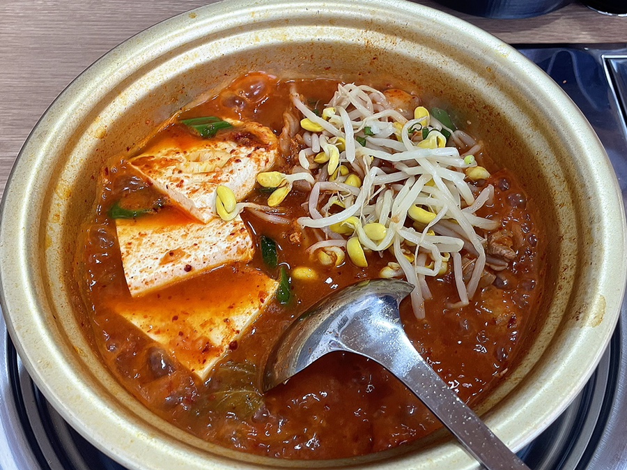 양푼이통돼지김치찌개 이미지