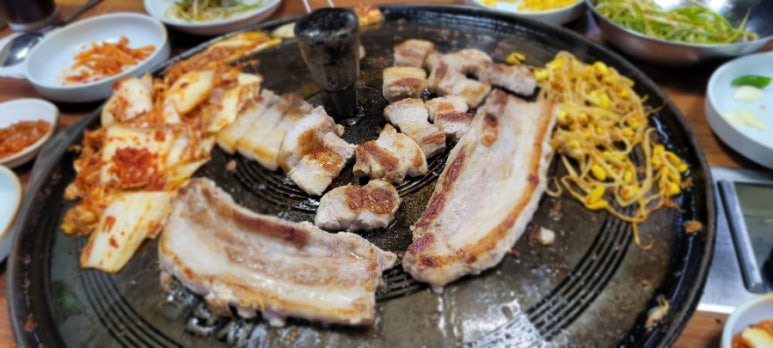 정가솥뚜껑삼겹살 이미지