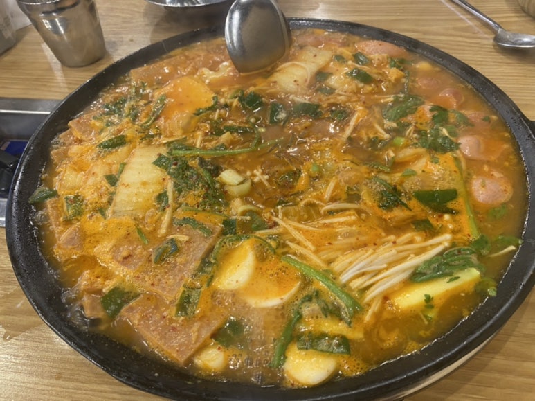 의정부솥뚜껑부대찌개 이미지