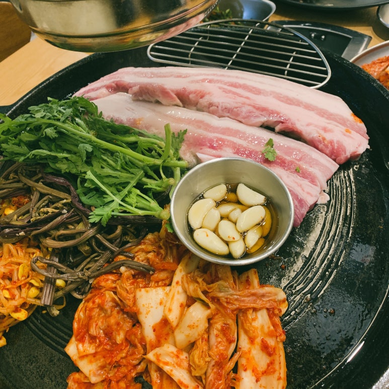 온유월 솥뚜껑삼겹살 본점 이미지