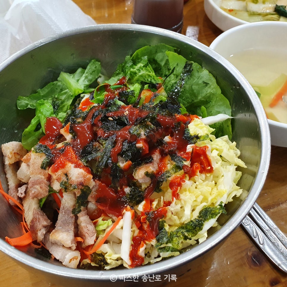 명품들깨칼국수 이미지