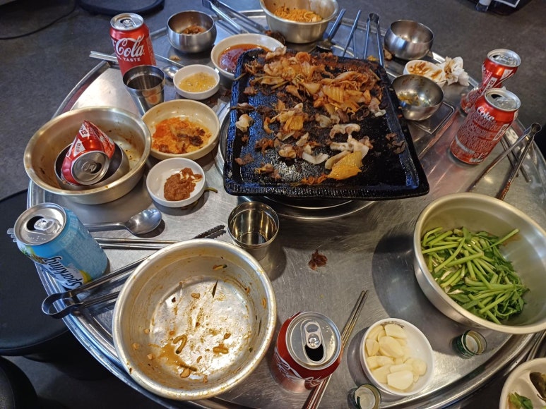 뚠뚠돼지김치찌개 이미지
