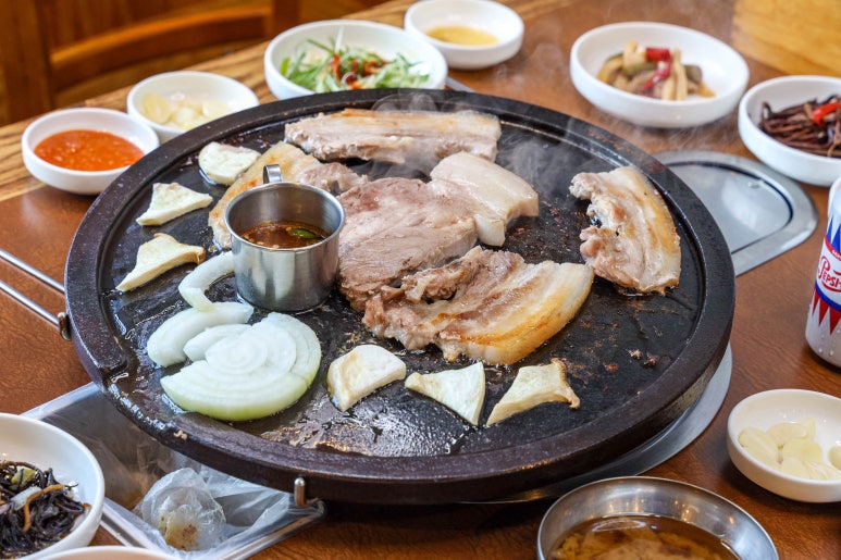 칠성골흑돼지 이미지