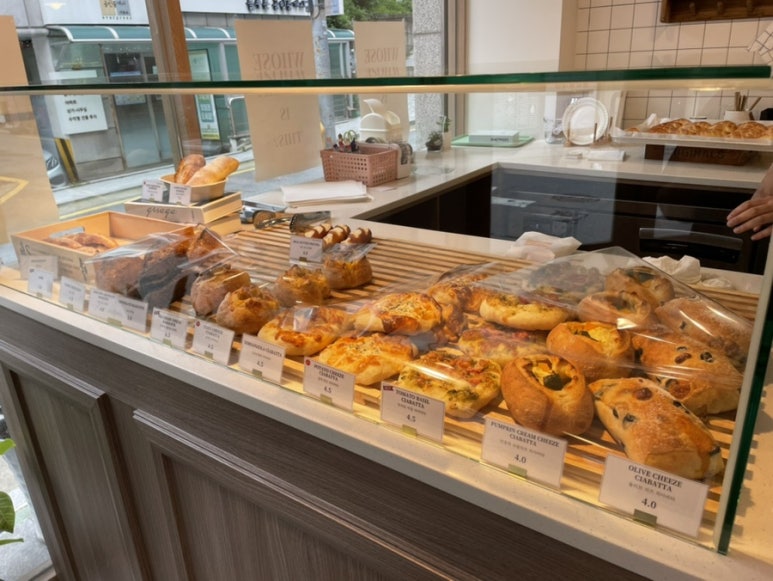 whose bakery(후즈 베이커리) 이미지