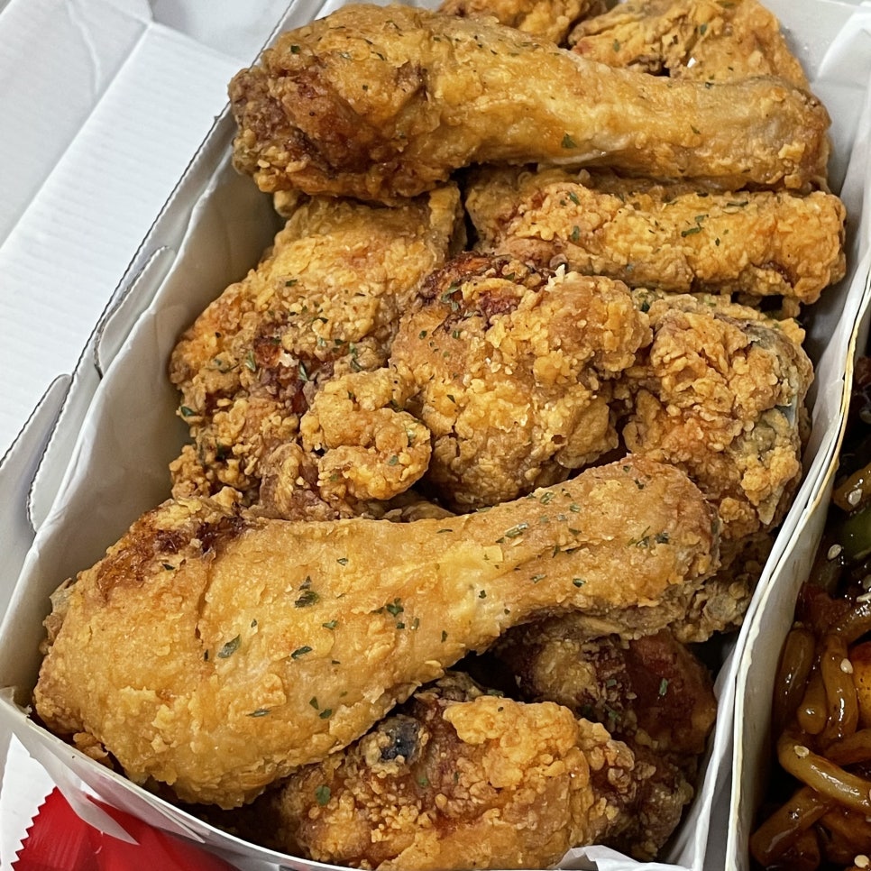 동근이숯불두마리치킨 이미지