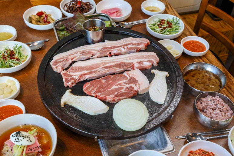 칠성골흑돼지 이미지