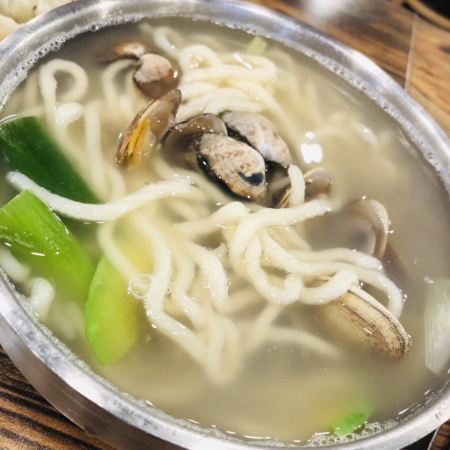 바지락칼국수 이미지
