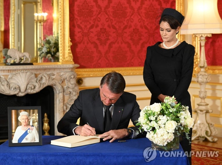 여왕모자 이미지