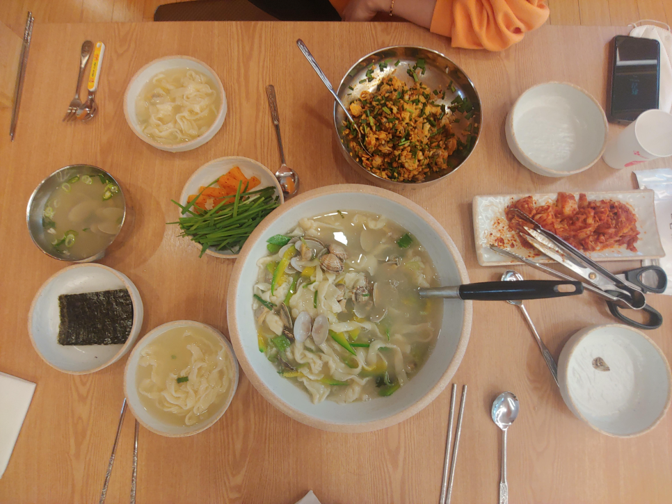 엄마손칼국수 이미지