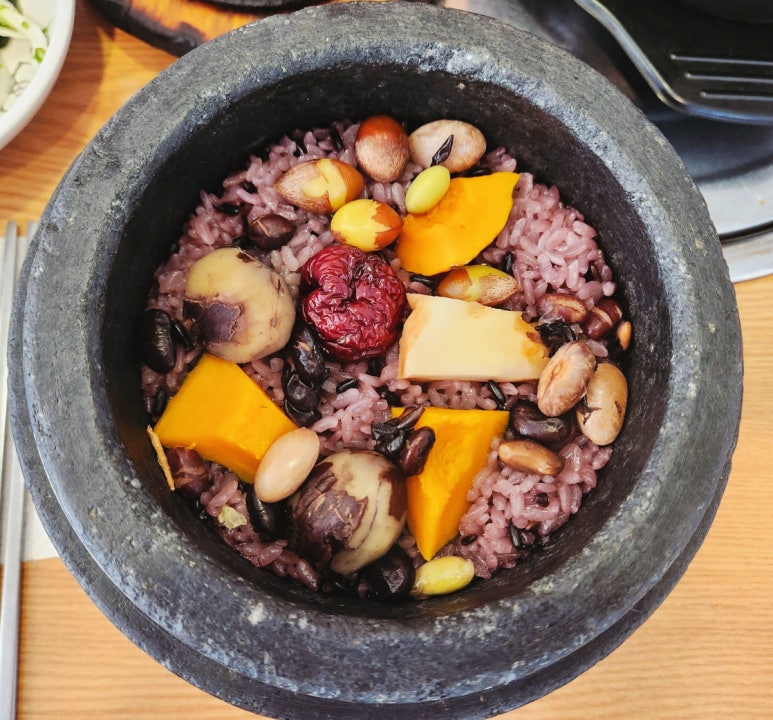 영양돌솥밥 이미지