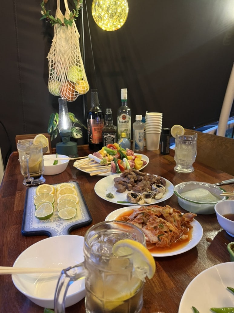 지리산 벚꽃 카라반 캠핑장 이미지
