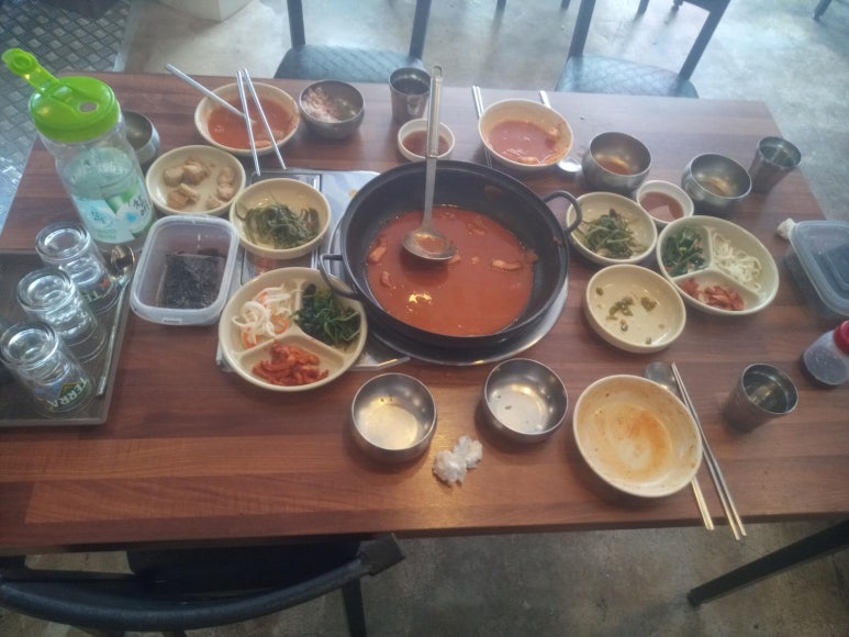 뚠뚠돼지김치찌개 이미지
