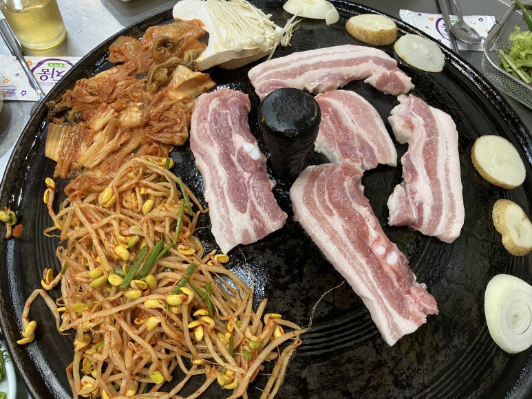 돈돈가마솥생삼겹살 이미지