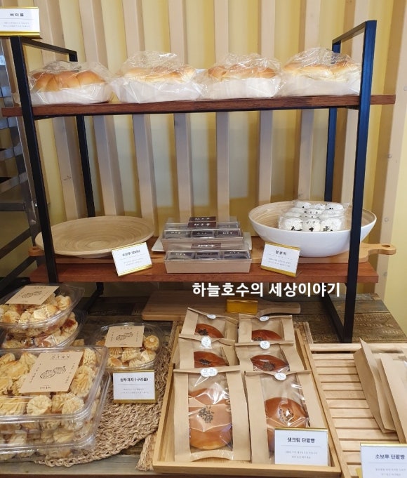 하얀 단팥빵 이미지