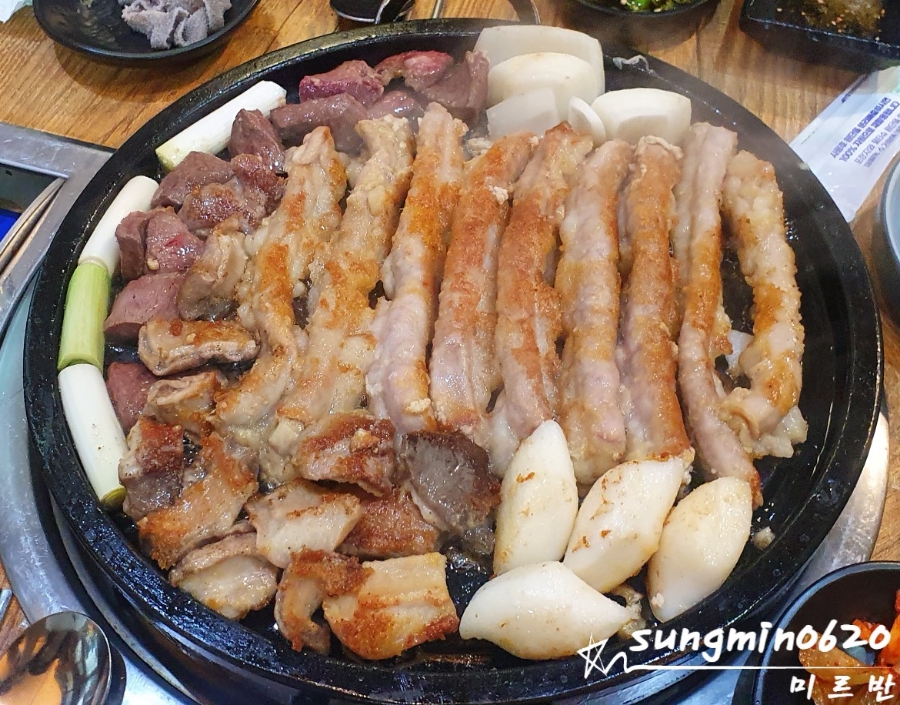 황소곱창돌구이 이미지