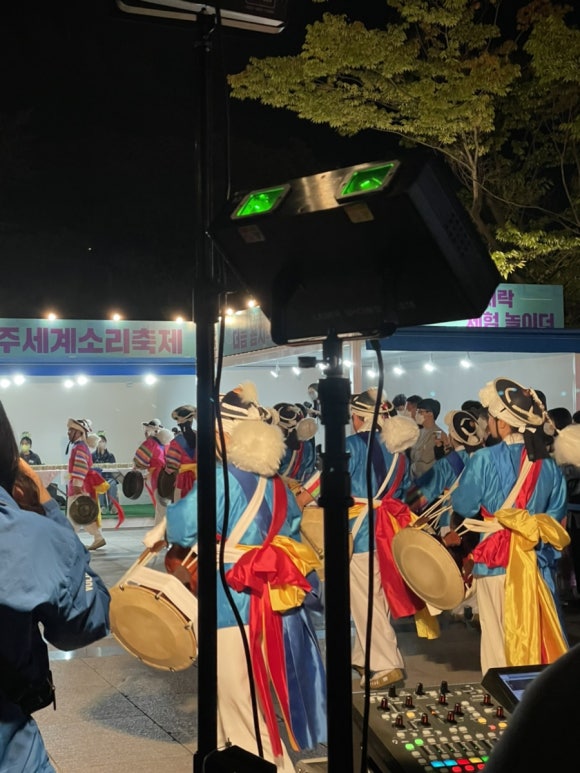 쿠움 이미지
