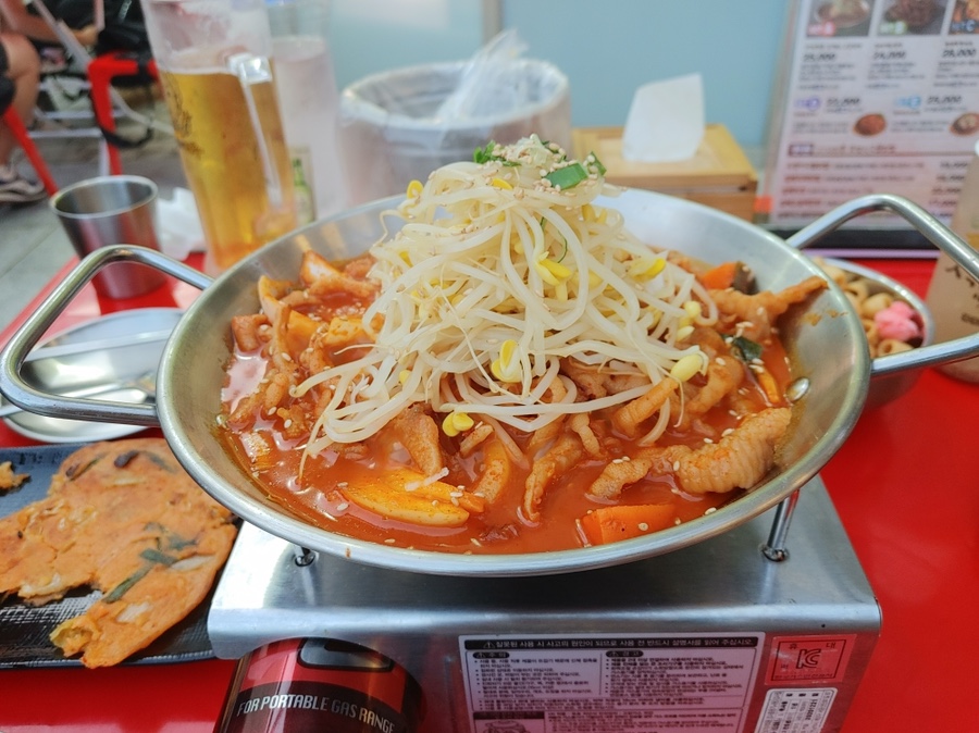 욕쟁이 할매닭발 이미지