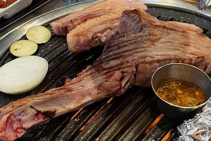 열두달제주흑돼지 이미지