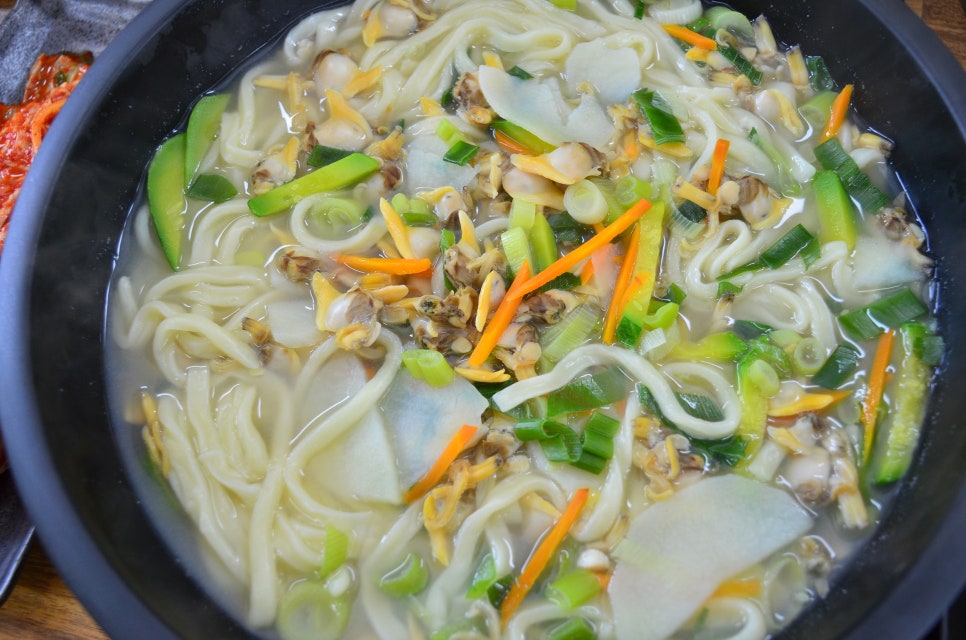 어머나칼국수 이미지