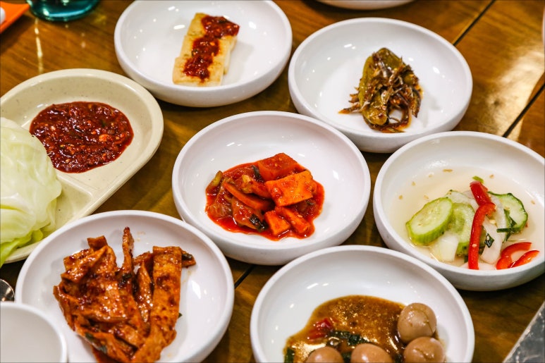 유명식당 이미지