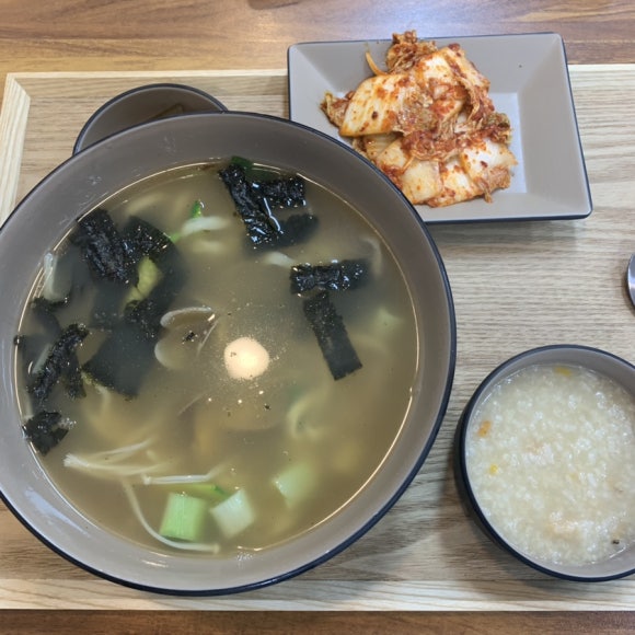 더마싯는칼국수 이미지