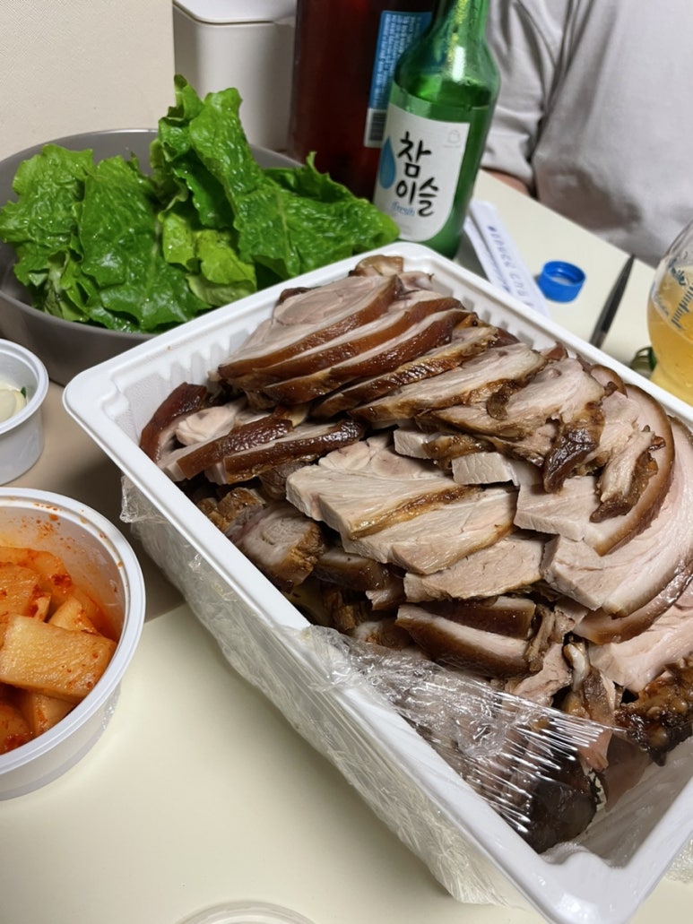 유가네족발 이미지