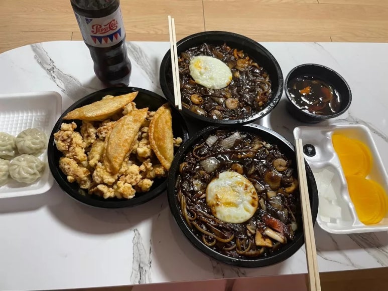 태극반점 이미지