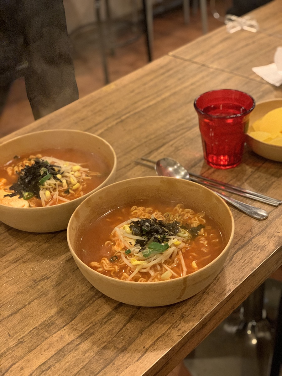 틈새라면 이미지