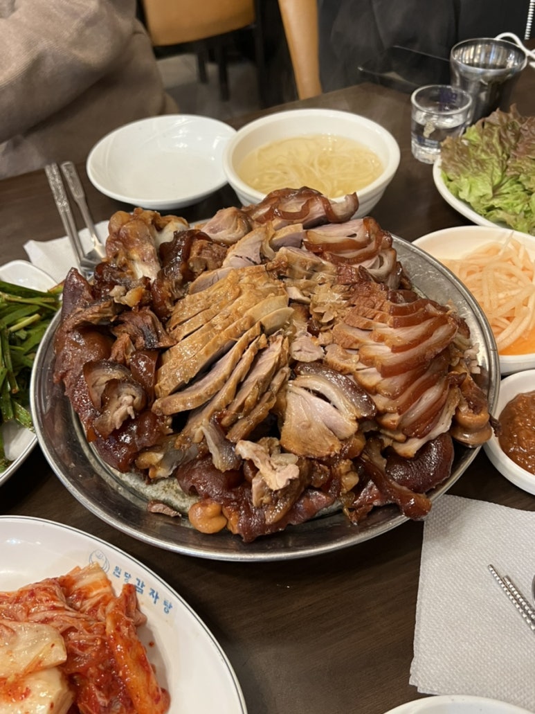장춘왕족발 이미지