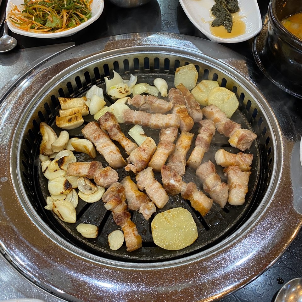 고기농장 이미지