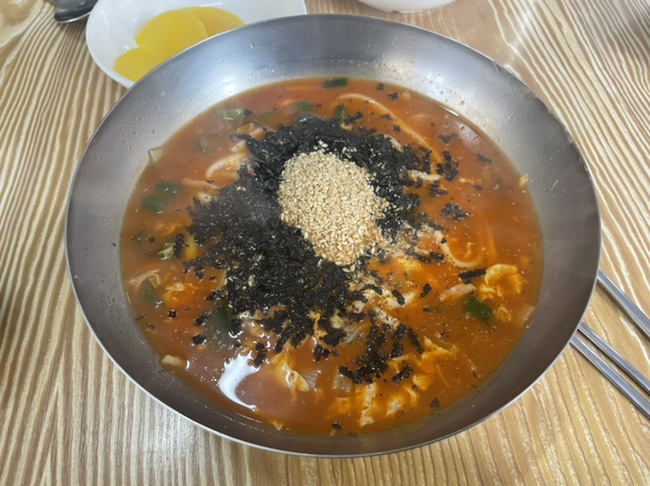 동큐칼국수3000원 이미지