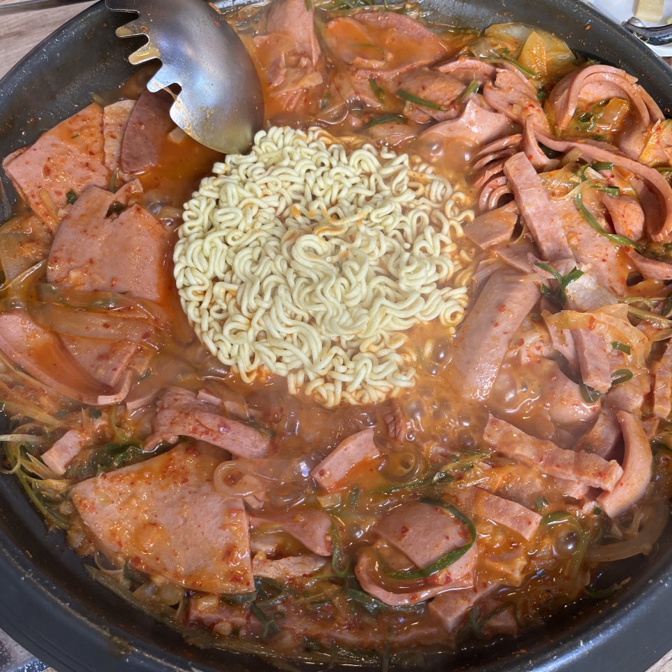 빅쭌부대찌개 이미지