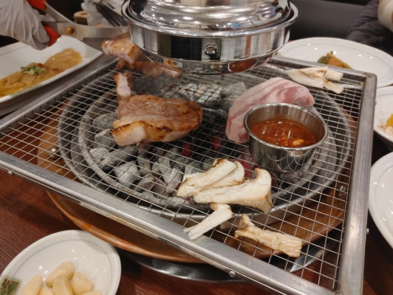 육식예찬 이미지