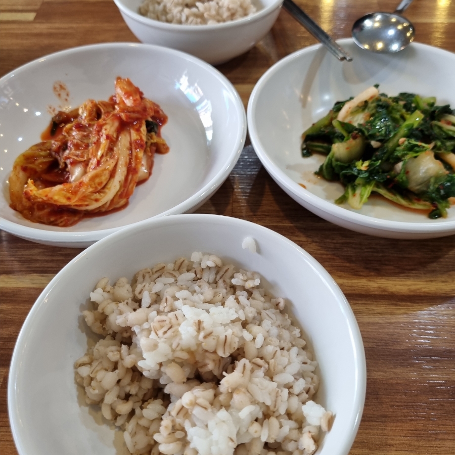 얼큰수제비해물칼국수 이미지