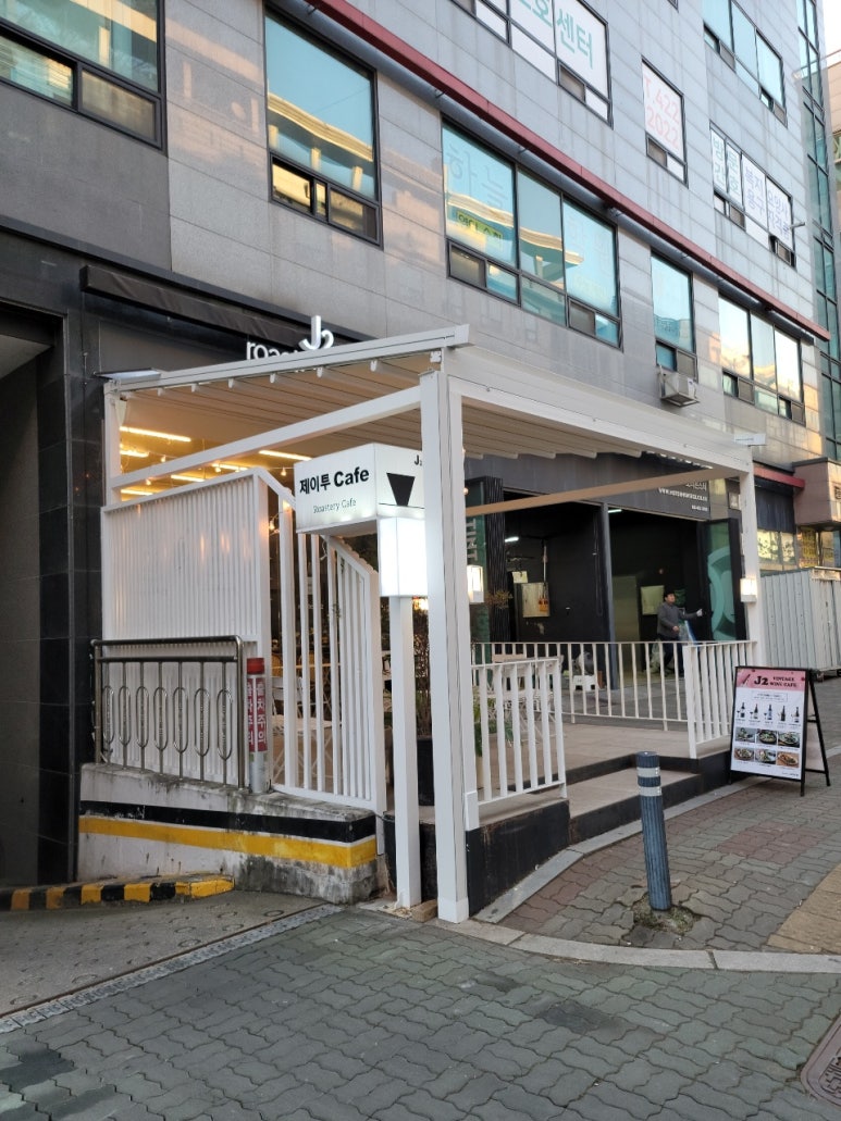 제이투(J2) 이미지
