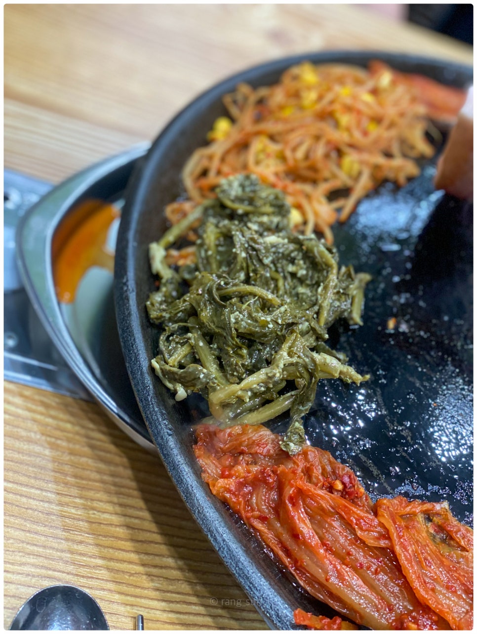 이가 솥뚜껑생삼겹 이미지