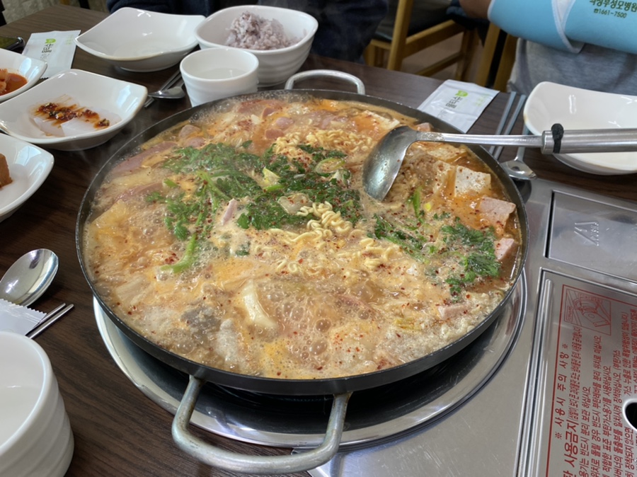 쌍둥이 부대찌개 이미지