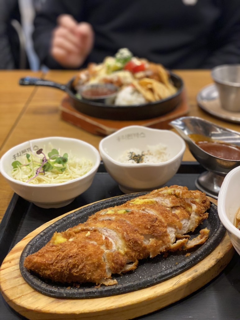 홍익돈까스 서산점 이미지