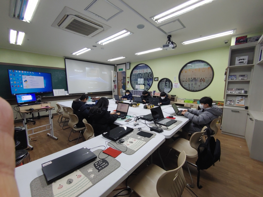 플러스컴퓨터학원 이미지