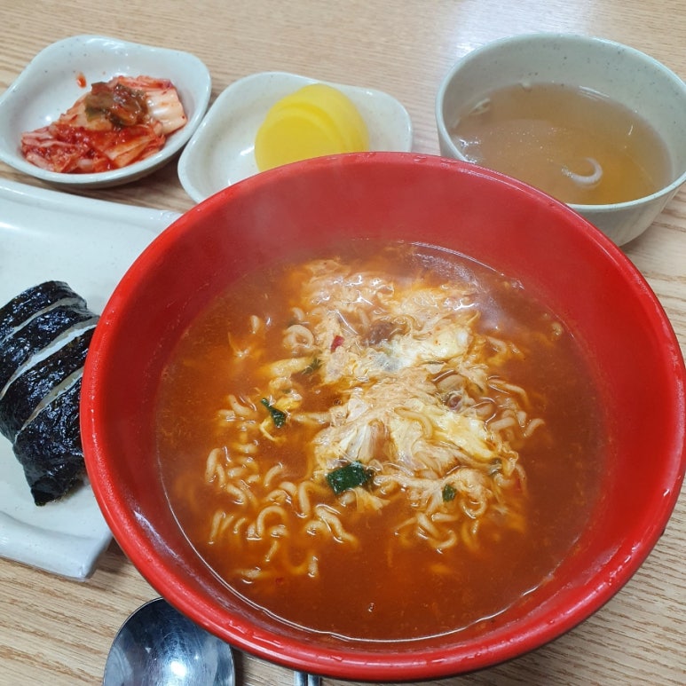 건방진김밥 이미지