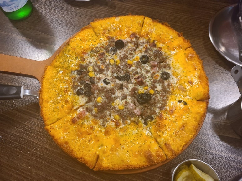 맥주를구한피자 구서점 이미지