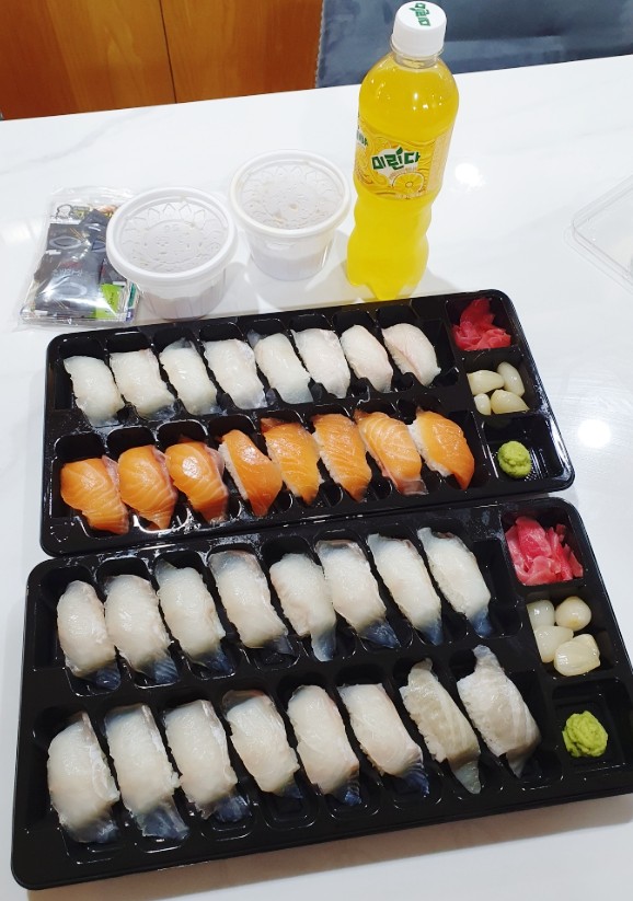규초밥 이미지