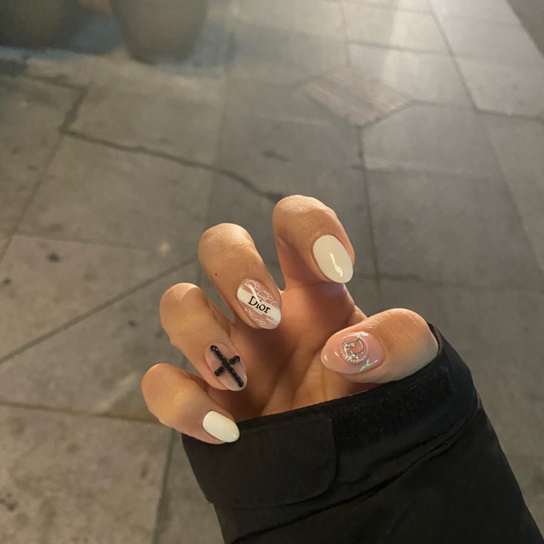 윤달네일 이미지