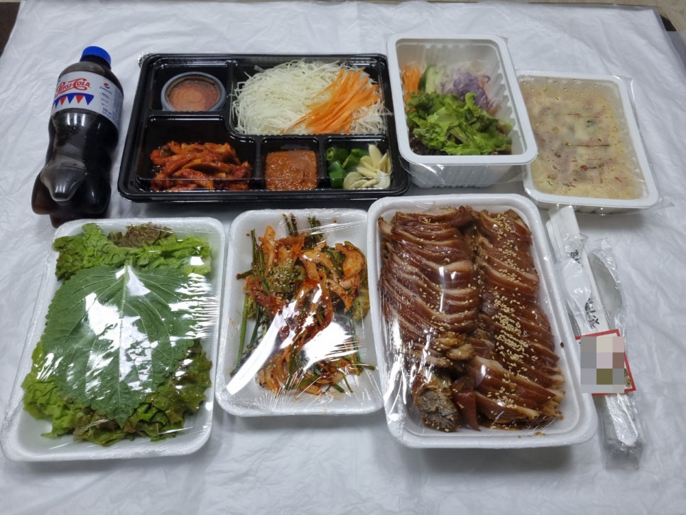 더통큰대학족발 이미지