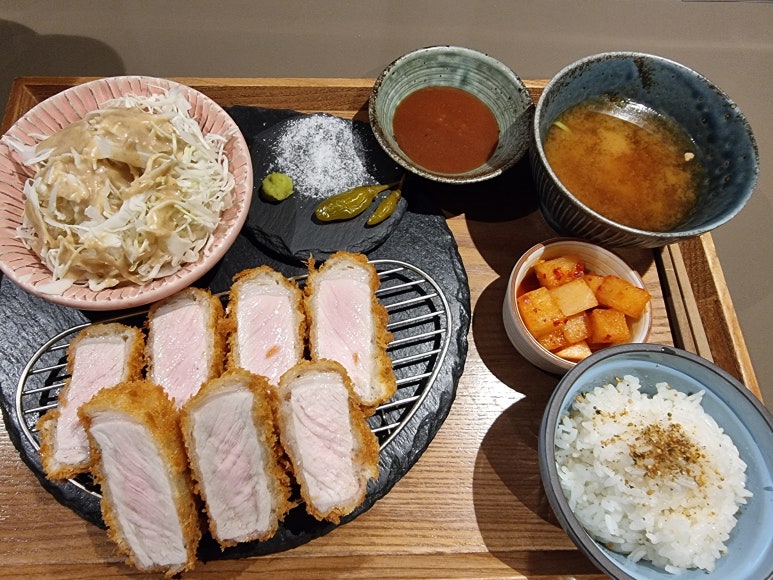 윤카츠 이미지