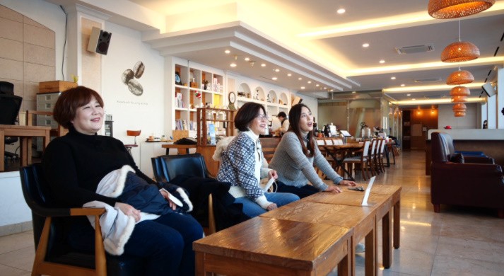 초곡용굴촛대바위카페 이미지